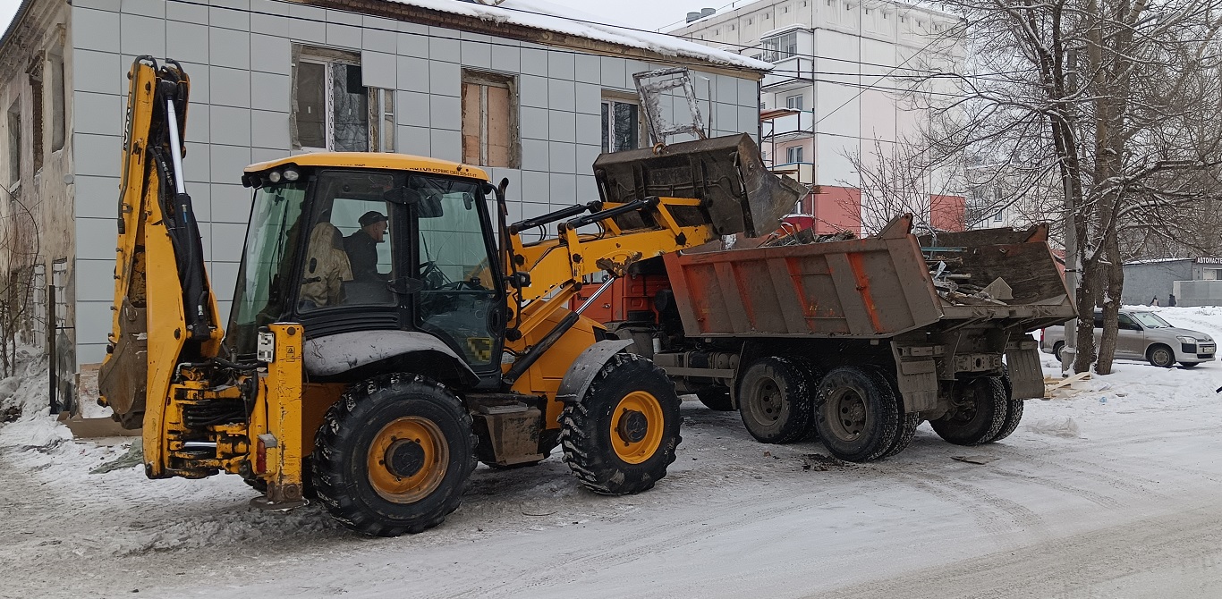 Уборка и вывоз строительного мусора, ТБО с помощью экскаватора и самосвала в Кызыле